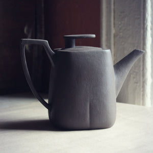 square yixing teapot side